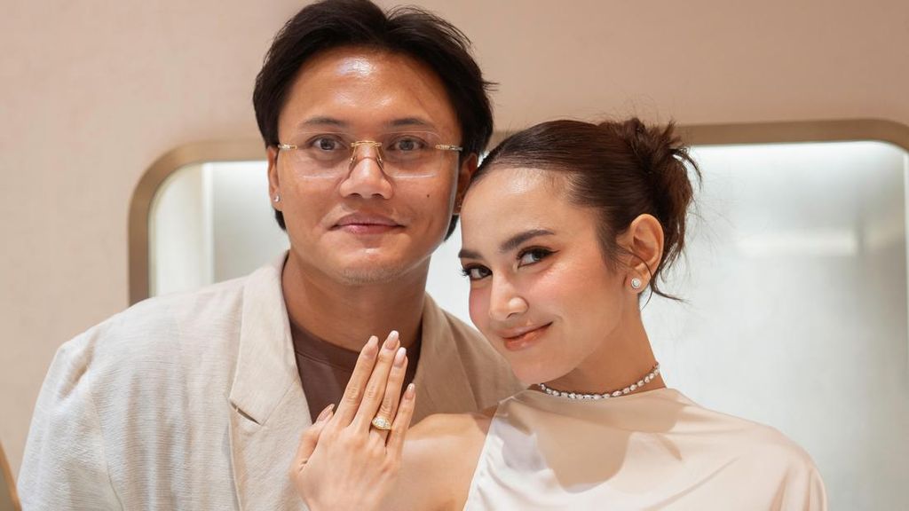 Cara Rizky Febian Manjakan Mahalini: Custom Cincin Berlian