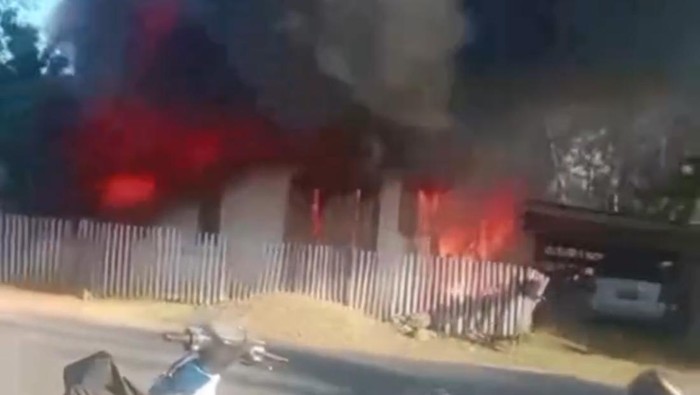Rumah ayah pemain Timnas Indonesia Saddil Ramdani terbakar di Muna Barat.