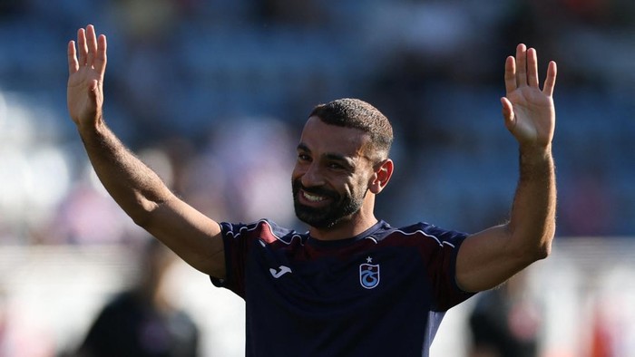 Soccer Football - Super Lig - Kasimpasa v Trabzonspor - Recep Tayyip Erdogan Stadium, Istanbul, Turkey - Month Day, 2026 Trabzonspors Mohamed Salah during the warm up before the match REUTERS/Murad Sezer