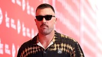 Suami Taylor Swift, Travis Kelce Perdana Pamer Cincin Kawin Bikin Fans Heboh