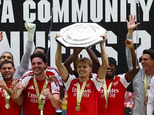 Arsenal Ketagihan Juara