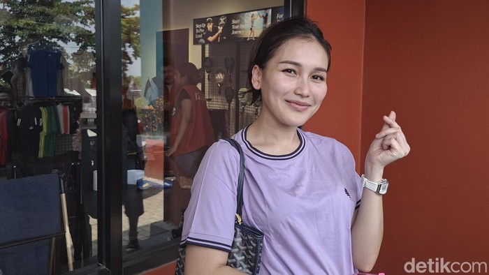 Ayu Ting Ting saat ditemui di kawasan Jakarta.