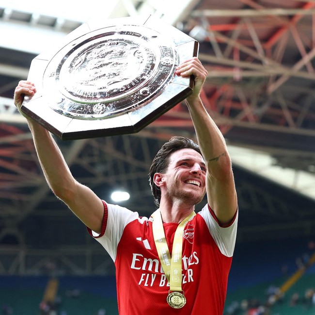 Awas Kutukan Comunity Shield, Arsenal