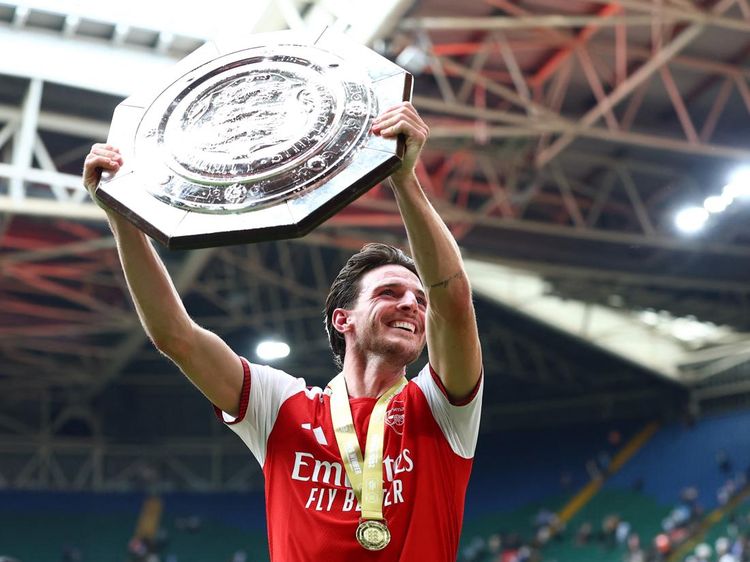 Awas Kutukan Comunity Shield, Arsenal