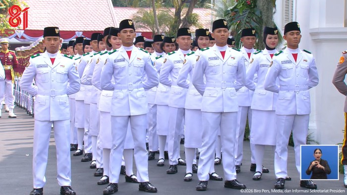 Formasi lengkap Tim Indonesia Berdaulat yang bertugas dalam pengibaran bendera di Upacara HUT ke-81 RI.