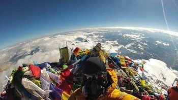 Puncak Everest? Begini. Foto: finemenyak via Bored Panda