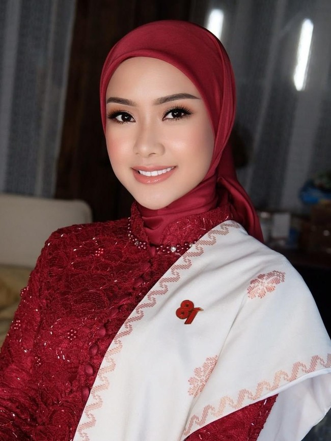 7 Gaya Hijab Cita Rahayu Dampingi Mahardika Soekarno Upacara HUT RI di Istana