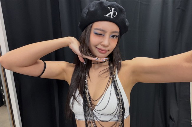 Tahun ini, Jennie disibukkan dengan jadwal penampilan sebagai headliner berbagai festival musik dunia. Namun, ia sudah menyatakan niatnya untuk rehat setelah album keduanya dirilis dan menyelesaikan jadwal festival musik. Foto: Instagram