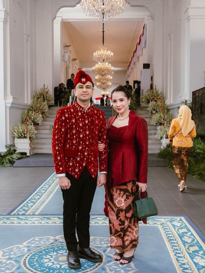 Gaya Selvi Ananda dan Nagita Slavina saat Upacara HUT ke-81 RI
