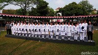  Peringatan HUT ke-81 RI tahun ini mengusung tema “Berdaulat, Adil dan Makmur” sebagai pengingat pentingnya membangun Indonesia yang mandiri dan sejahtera.
