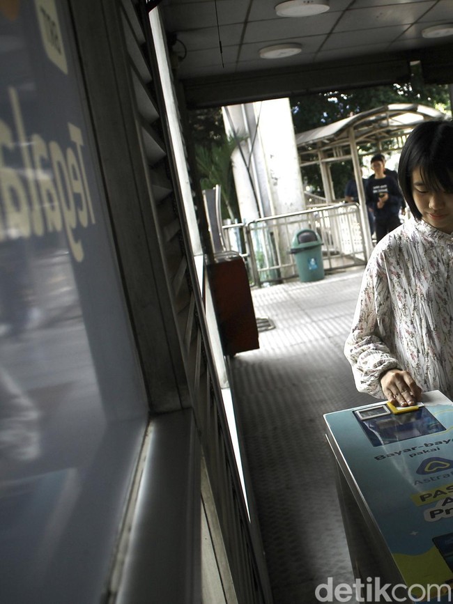 Jakarta Rayakan Kemerdekaan dengan Tarif Transportasi Publik Rp8