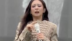 Masalah Teknis, Momen Jennie BLACKPINK Tahan Tangis di Panggung Summer Sonic
