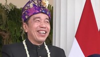 Hadiri Upacara HUT ke-81 RI, Jokowi Kenakan Busana Adat Bali