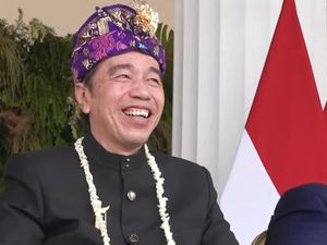 Hadiri Upacara HUT ke-81 RI, Jokowi Kenakan Busana Adat Bali