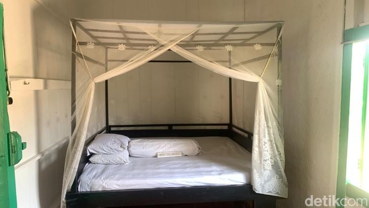 Intip Tempat Tidur Soekarno di Rengasdengklok yang Berusia 1 Abad