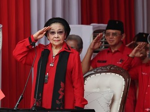 Pimpin Upacara HUT Ke-81 RI di PDIP, Megawati Kenang Perjuangan Bung Karno