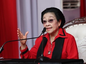 Guruh Soekarnoputra Wafat, Megawati OTW dari Sulut ke Rumah Duka di Jakarta