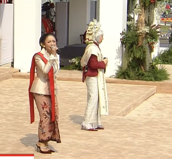 Kris Dayanti dan Melly Goeslaw di Istana Merdeka
