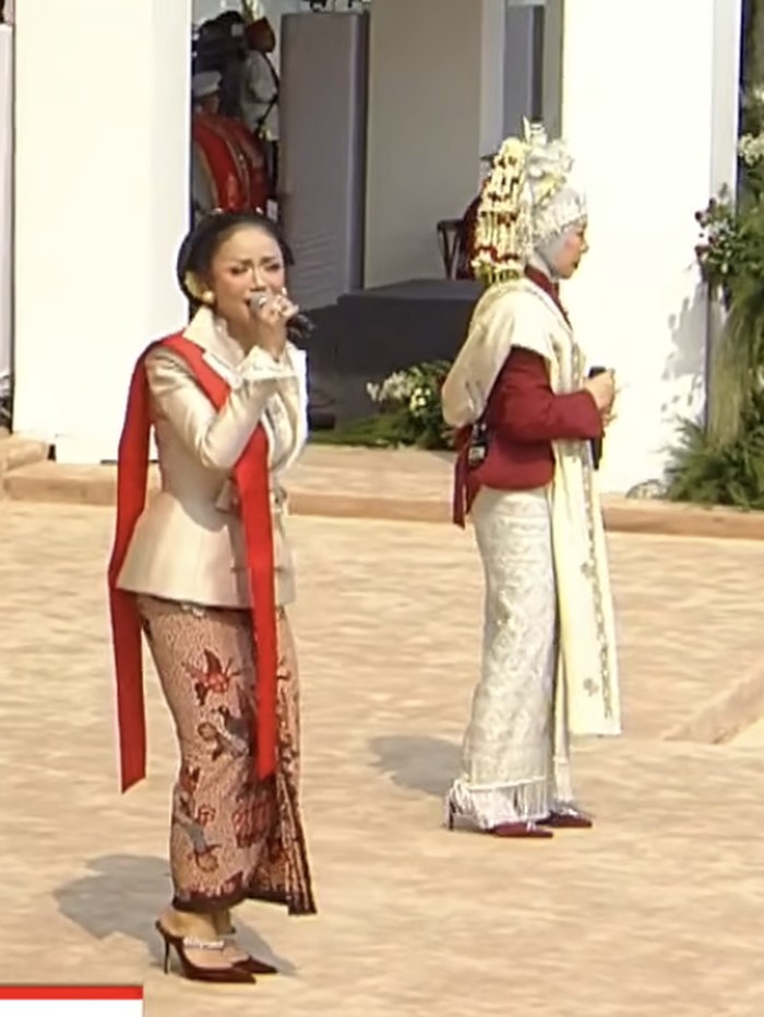 Kris Dayanti dan Melly Goeslaw di Istana Merdeka