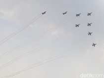 Atraksi Pesawat dan Helikopter Meriahkan HUT ke-81 RI di Langit Jakarta