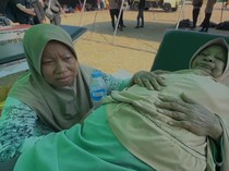 Video Pilu Lansia di NTT Tertimpa Tembok Rumah-Memar karena Gempa