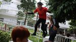 Foto: Lansia di Singapura Latihan Parkour Biar Tetap Bugar di Usia Senja