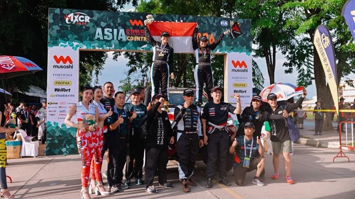 Dua pereli wanita Indonesia Lody Natasha dan Sasty Laksamana di Asia Cross Country Rally (AXCR) 2026