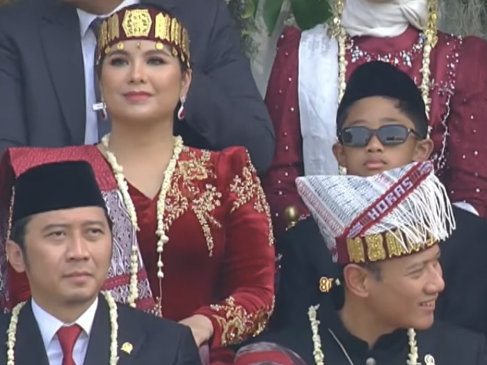 Luna Maya, Anggu C Sasmi, Raline Shah Luna Maya, Anggu C Sasmi, Raline Shah hadiri upacara HUT RI
