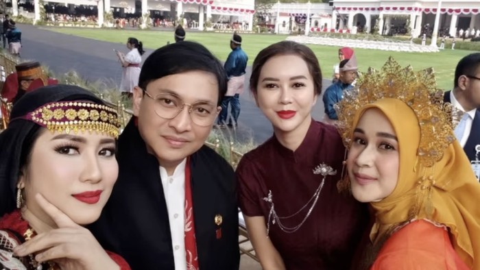 Maia Estianty hadiri upacara bendera di Istana Negara