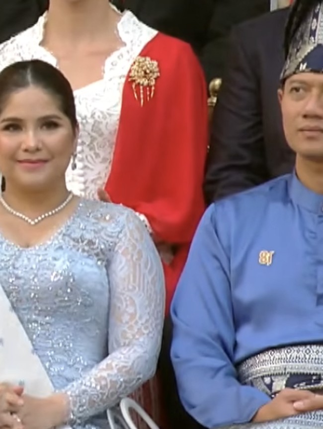 Deretan Selebritas Hadiri Upacara Penurunan Bendera HUT RI di Istana Merdeka