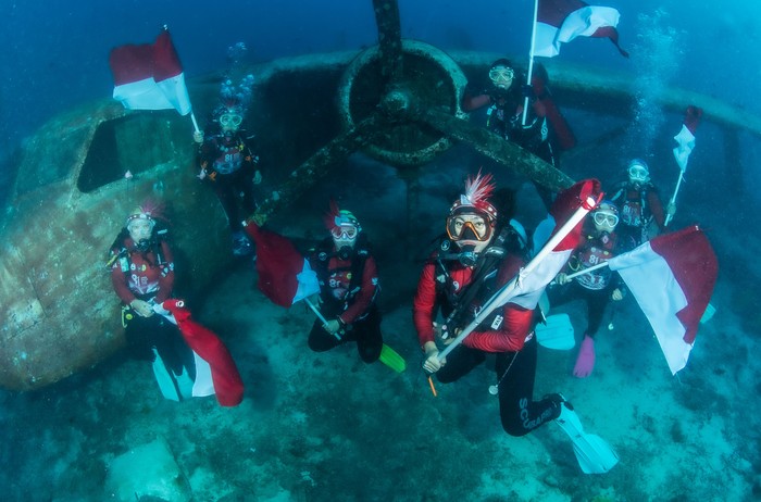 Merah Putih Berkibar di Dasar Laut Biak Papua, Kenang Sejarah Penting RI