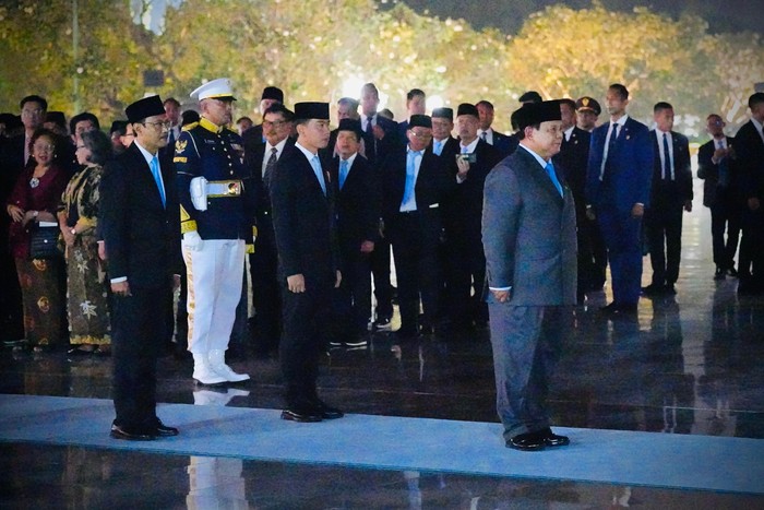 Momen Prabowo Pimpin Ziarah Nasional dan Renungan Suci di TMPNU Kalibata
