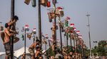Kompak! 300 Peserta Adu Strategi Taklukkan Pohon Pinang