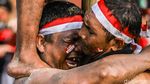 Kompak! 300 Peserta Adu Strategi Taklukkan Pohon Pinang