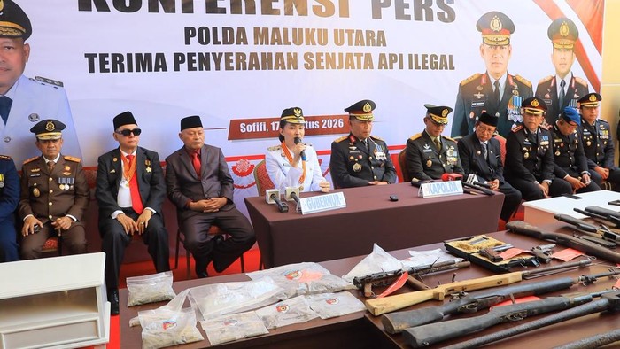 Polda Maluku Utara menerima penyerahan senjata api (senpi) ilegal yang diserahkan secara sukarela dari masyarakat di wilayah Kabupaten Halmahera Utara (dok. istimewa).