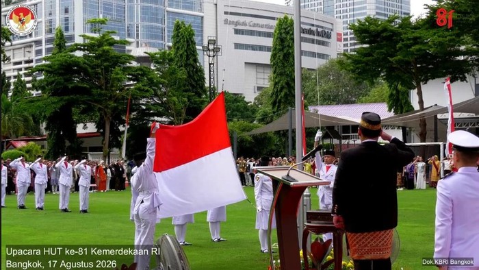 Ratusan warga negara Indonesia (WNI) di Tailan mengikuti upacara peringatan HUT ke-81 RI di Kedutaan Besar Republik Indonesia (KBRI) Bangkok.