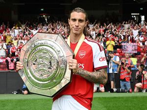 Magis Calafiori di Cardiff: Gol 24 Detik dan Gelar Juara Arsenal