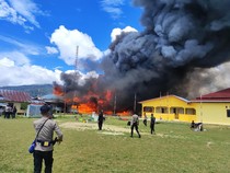17 Barak Polres Mamberamo Tengah Terbakar Diduga Akibat Korsleting