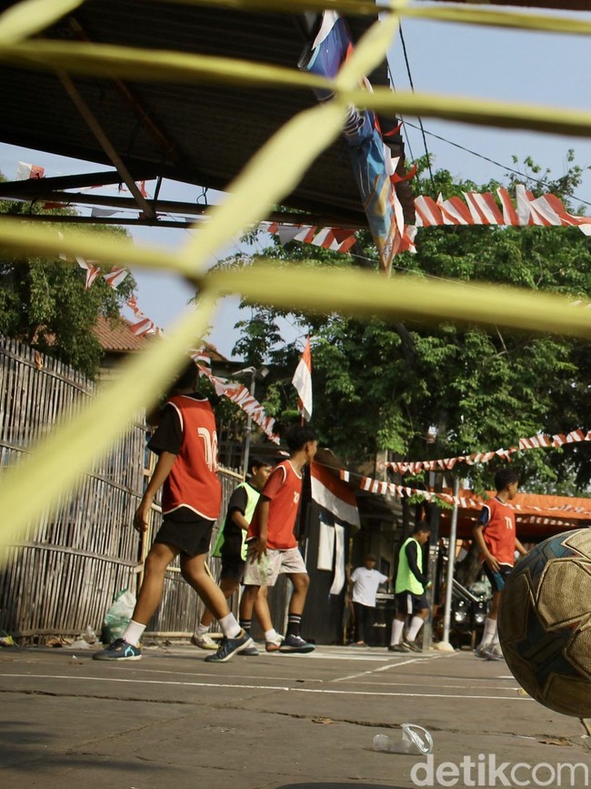 Semangat Kemerdekaan Anak-anak Cilincing Lewat Street Football