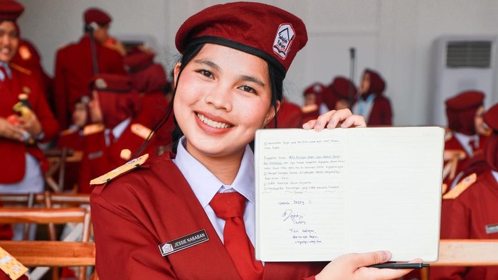 Siswa sekolah rakyat saat HUT RI di Istana Negara