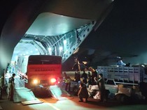 Hari Kedua Pascagempa NTT, Seskab Teddy: Tambahan 25 Ton Bantuan Dikirimkan