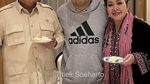 Seru! Momen Titiek Soeharto Kulineran Kaki Lima dan Panen Sayuran