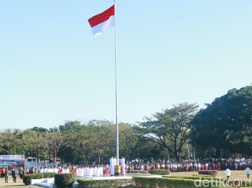 Upacara HUT ke-81  RI di Alun-alun Rumah Jabatan (Rujab) Gubernur NTT, Kupang, Senin (17/8/2026).