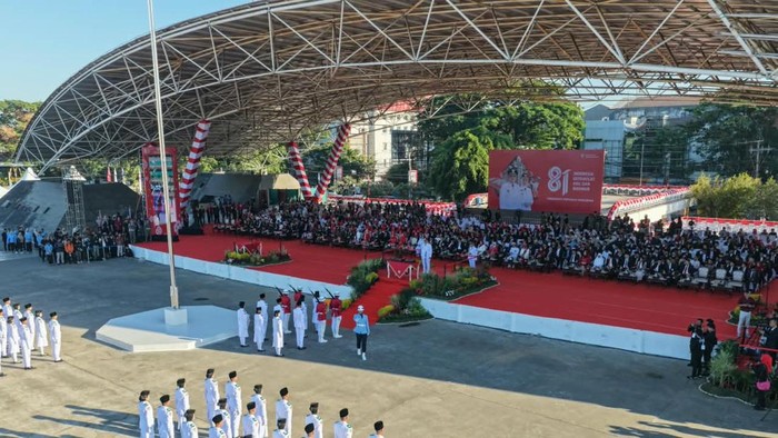 Upacara HUT ke-81 RI di Lapangan Karebosi, Makassar.