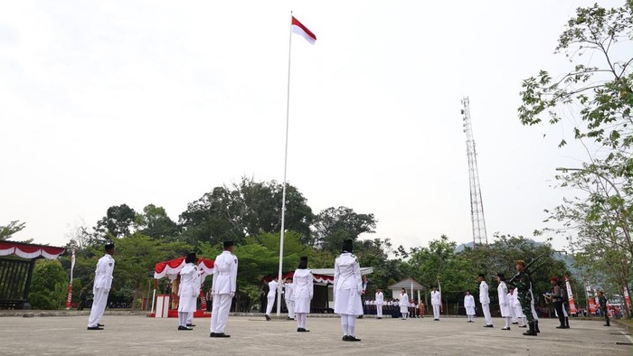 Upacara Peringatan Hari Ulang Tahun (HUT) ke-81 Kemerdekaan Republik Indonesia di perbatasan