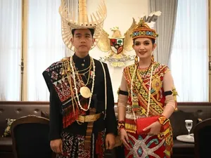 Video Spill OOTD Upacara 17-an ala Keluarga Wapres Gibran