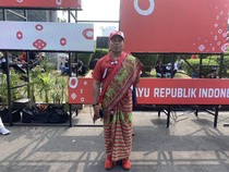 Pakai Baju Adat NTT, Nicolas Nonton Peringatan HUT Ke-81 RI di Depan Istana