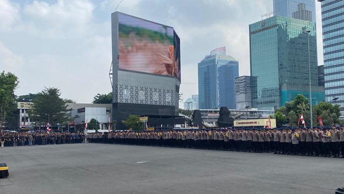Apel gelar pasukan di Lapangan Presisi Polda Metro Jaya, Selasa (18/8) pagi. (Wildan/detikcom)