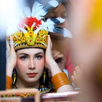 Diana M Putri adalah desainer di balik rancangan busana etnik nan indah ini. Foto: Instagram/@dianamputri