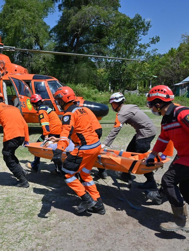 Korban Gempa NTT Dievakuasi dengan Helikopter ke Labuan Bajo